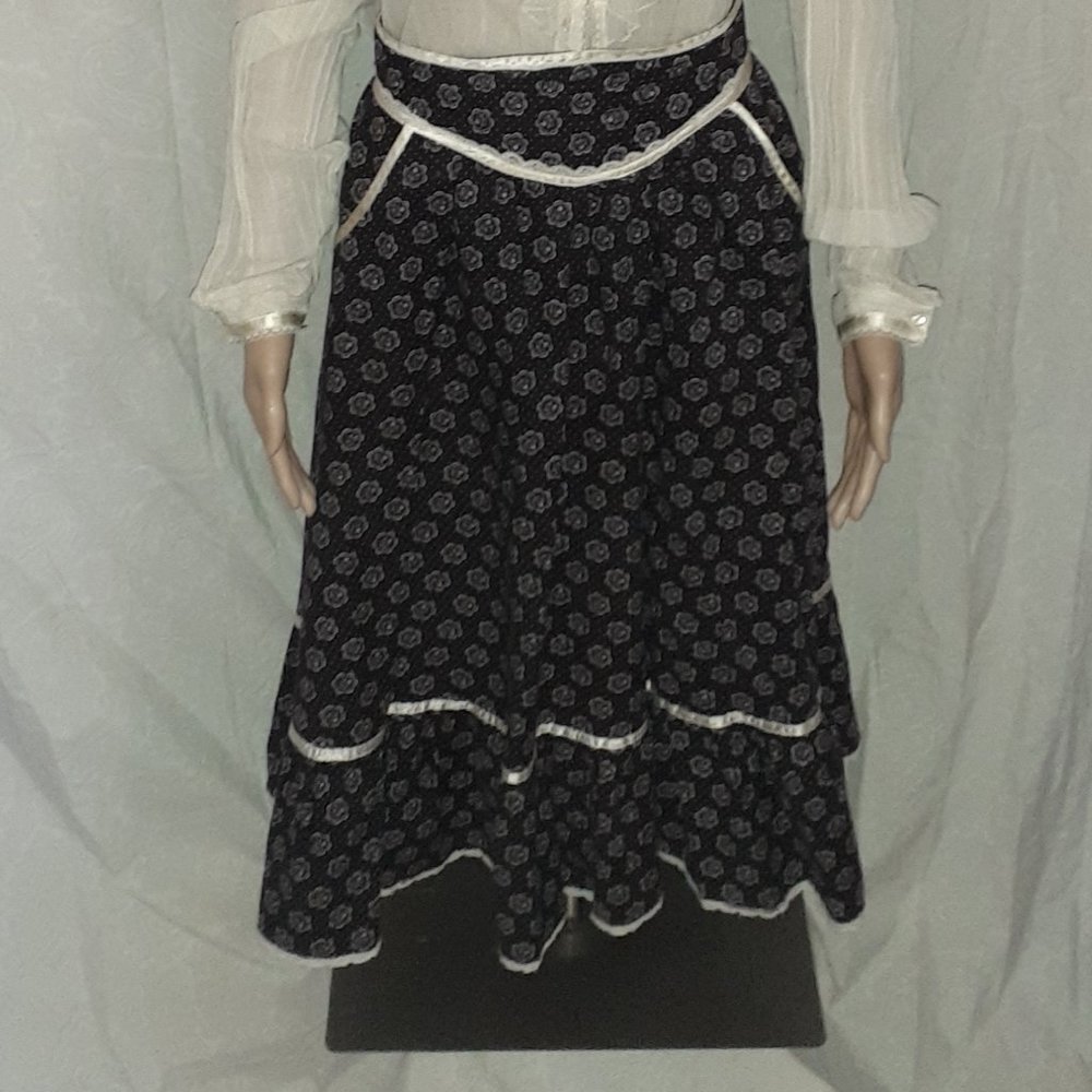 high-waist high rise vintage Jessica's Gunnies midi cottagecore skirt w/ pockets